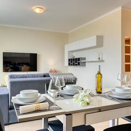 Baia Machico, A In Madeira * Machico (Madeira)