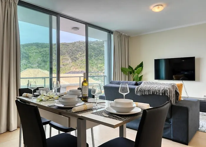 Baia Machico, A In Madeira * Machico (Madeira)