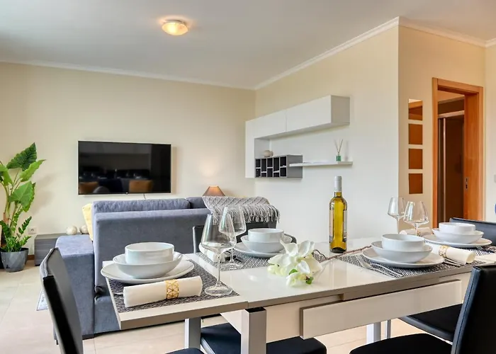 Baia Machico, A In Madeira * Machico (Madeira)